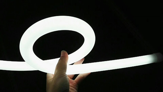 Flexible de 360 ​​grados RGB LED Neon Flex IP67 a prueba de agua 6000k