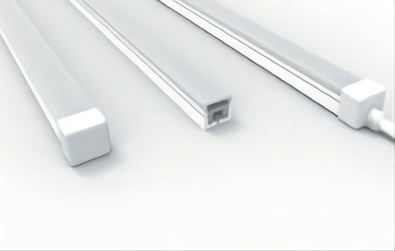 Color claro lechoso montado ahuecado de la prenda impermeable del tubo IP68 del silicón del LED